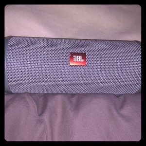 JBL flip 4